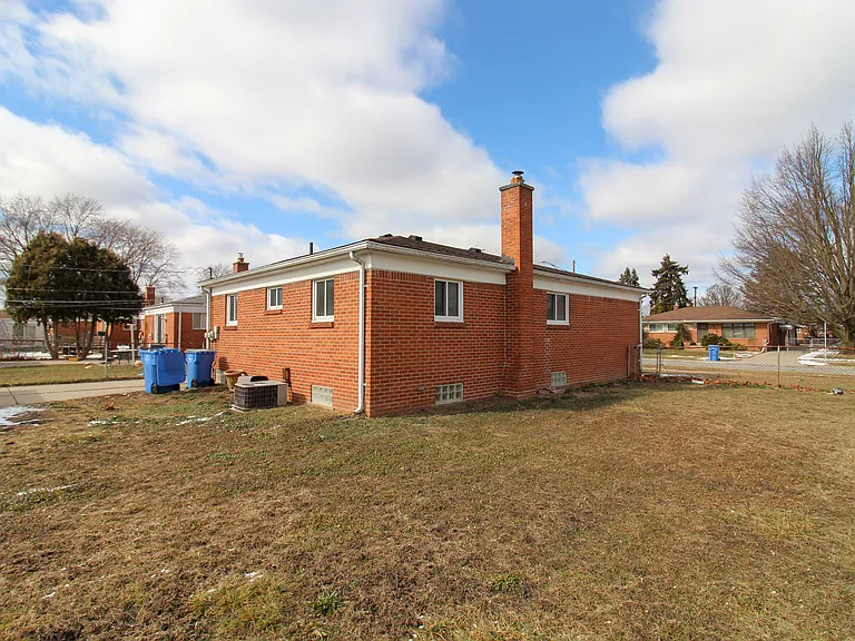 25815 Midway St — Photo 19