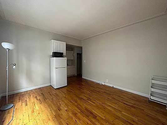 3rd image of 11 E 32nd St APT 11F