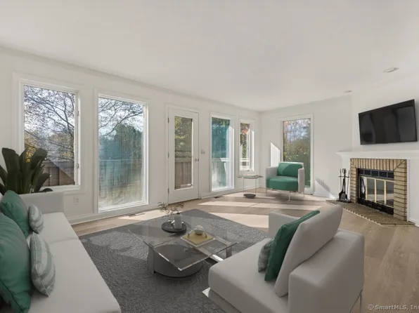60 Far View Commons #60, Southbury, CT 06488