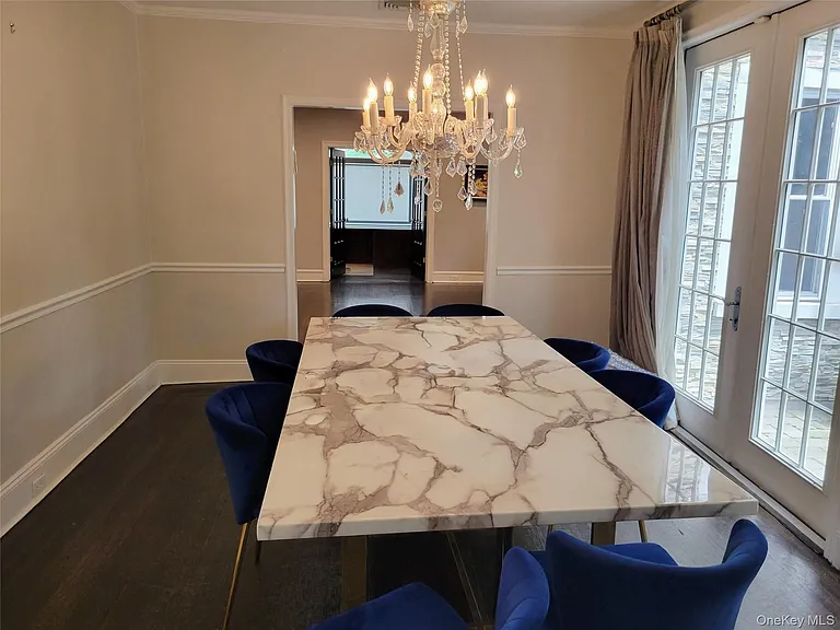 301 Linwood Ave — Photo 3