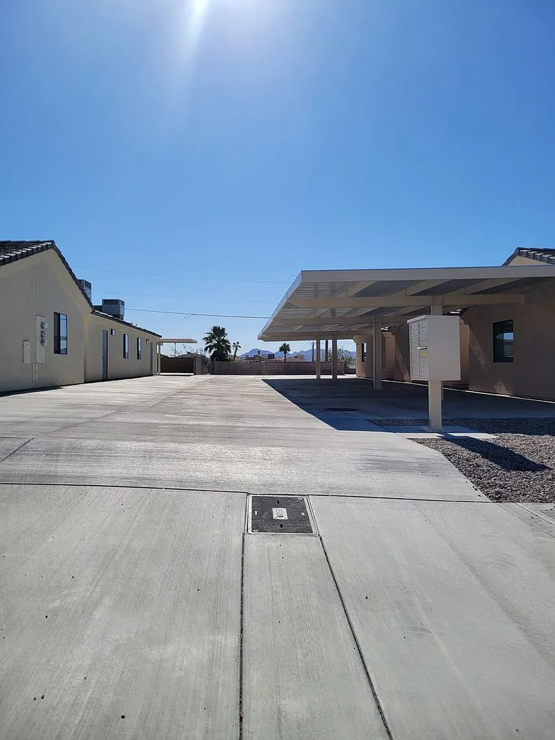 2110 Sahara Dr — Photo 2