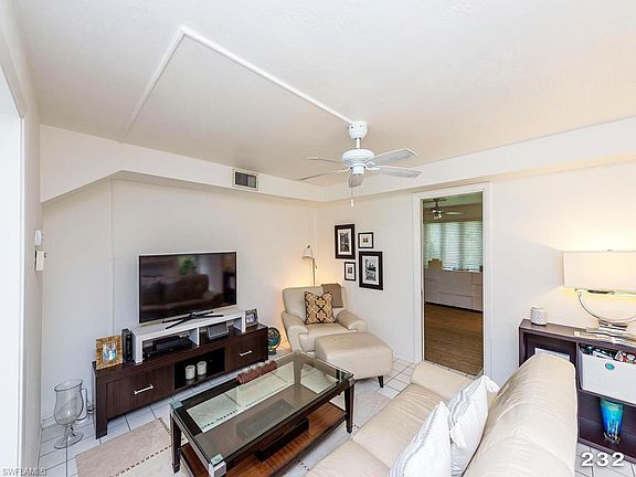 4th image of 222 7th Ave S #3