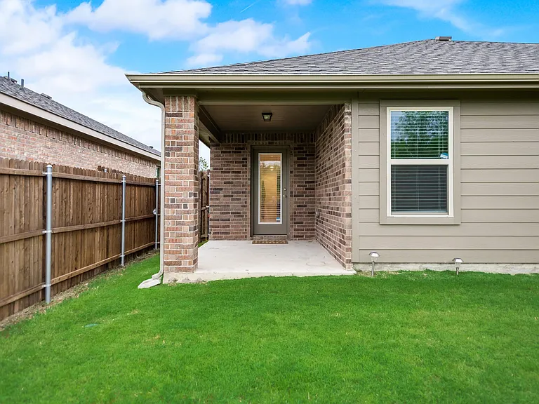 1302 Meadow Creek Dr — Photo 27