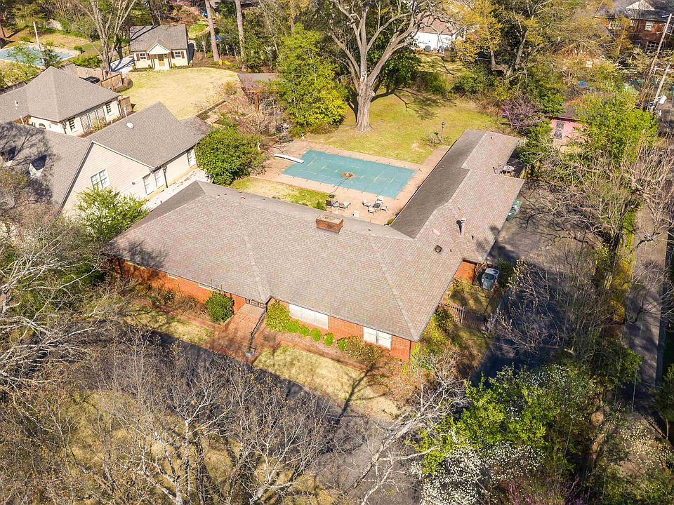 1st image of 106 E Cherry Dr