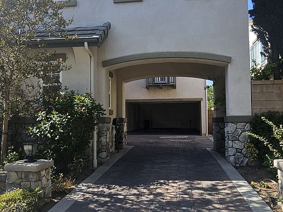 Porte cochere drive entrance.