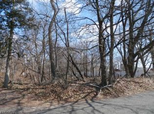 5 Waldorf St, Somerset, NJ