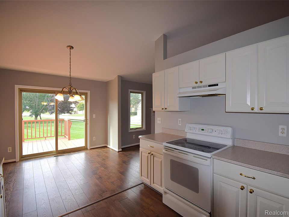 30112 Raintree Cir, photo 6