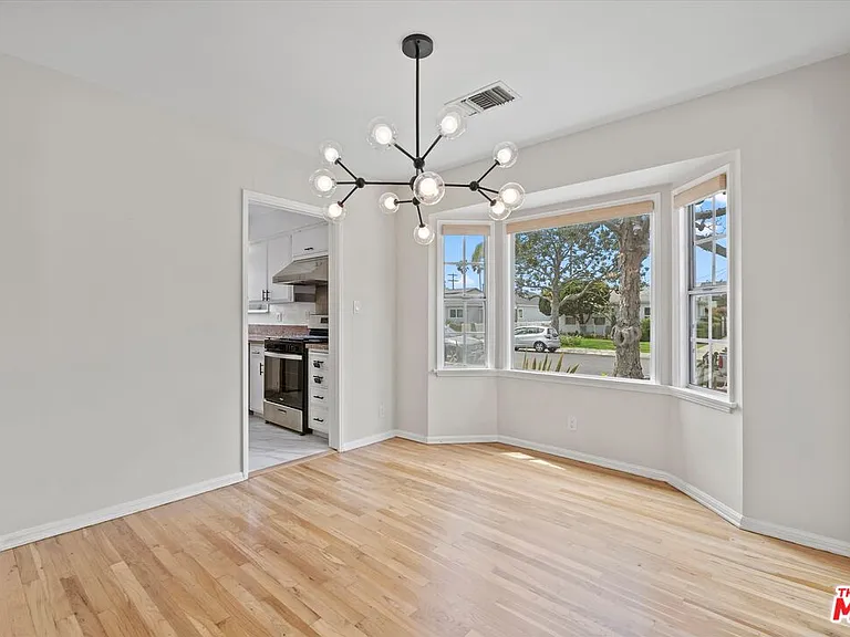 8348 Reading Ave — Photo 10
