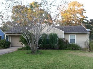 1017 E Miller St, Angleton, TX 77515