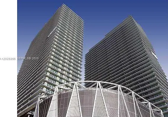 Axis On Brickell — Photo 1