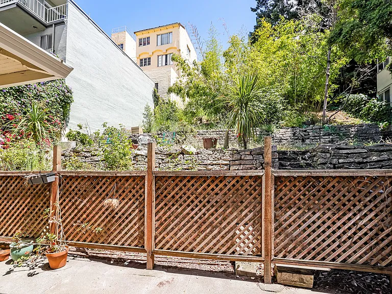 2238 Lakeshore Ave — Photo 19