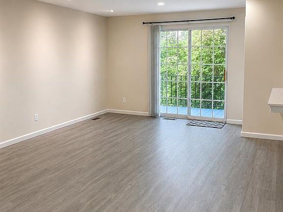 5th image of 13507 Coliseum Dr APT C