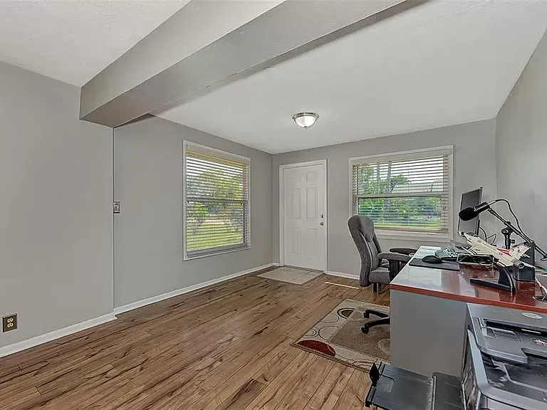 1329 Nantucket Rd — Photo 11