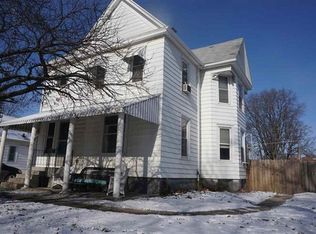 112 5th St, Lincoln, IL 62656