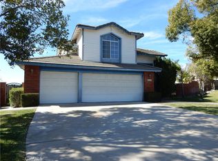 2819 W Calle Celeste Dr, Rialto, CA 92377