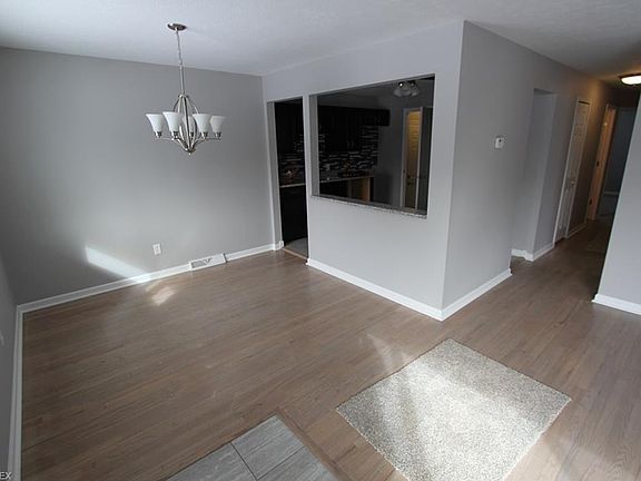 2nd image of 36955 Shoreham Dr