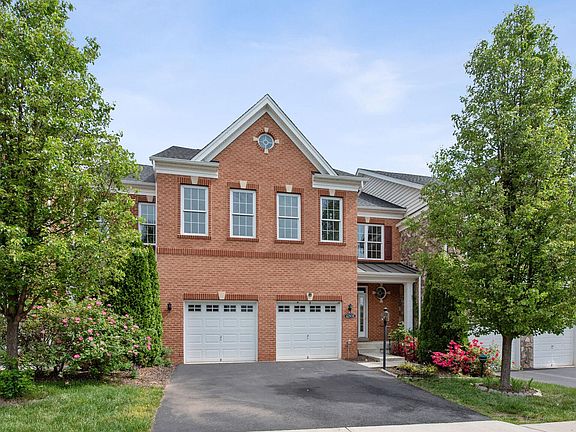 2nd image of 42938 Courtland Chase Sq