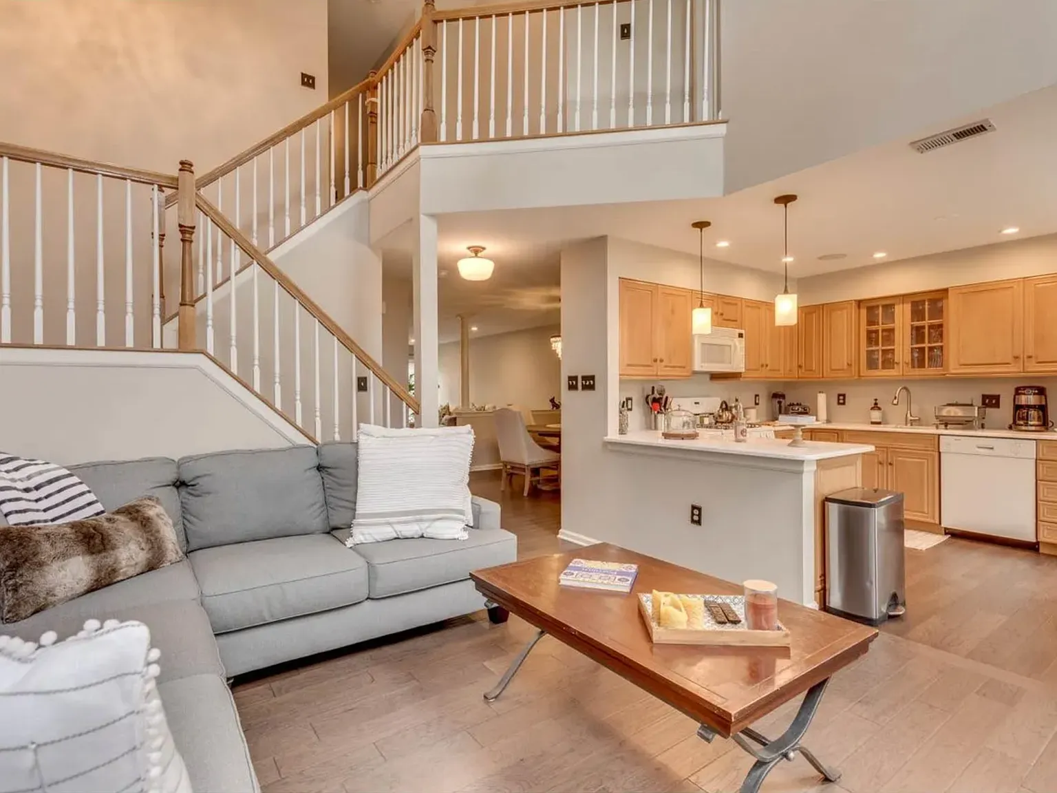 3 bed, 2.5 bath, 1914 sqft, $3,250 — Photo 4