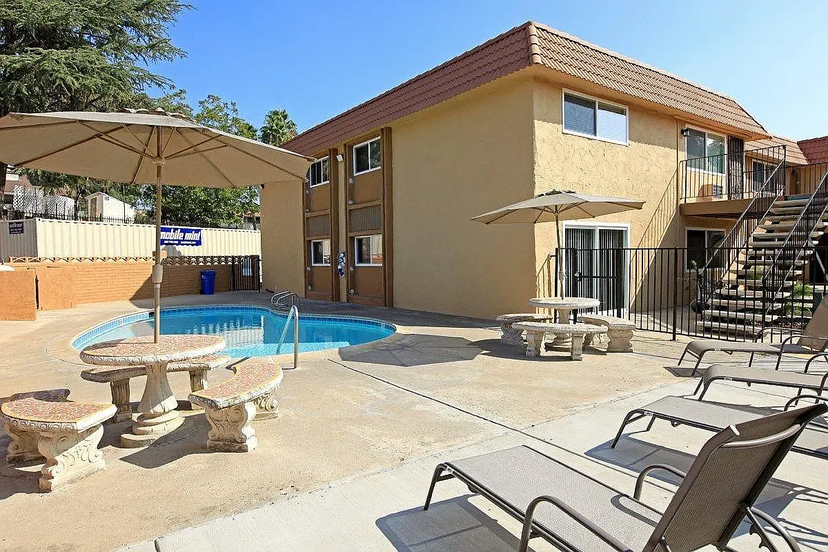 Mapleview Apartment Homes — Photo 1