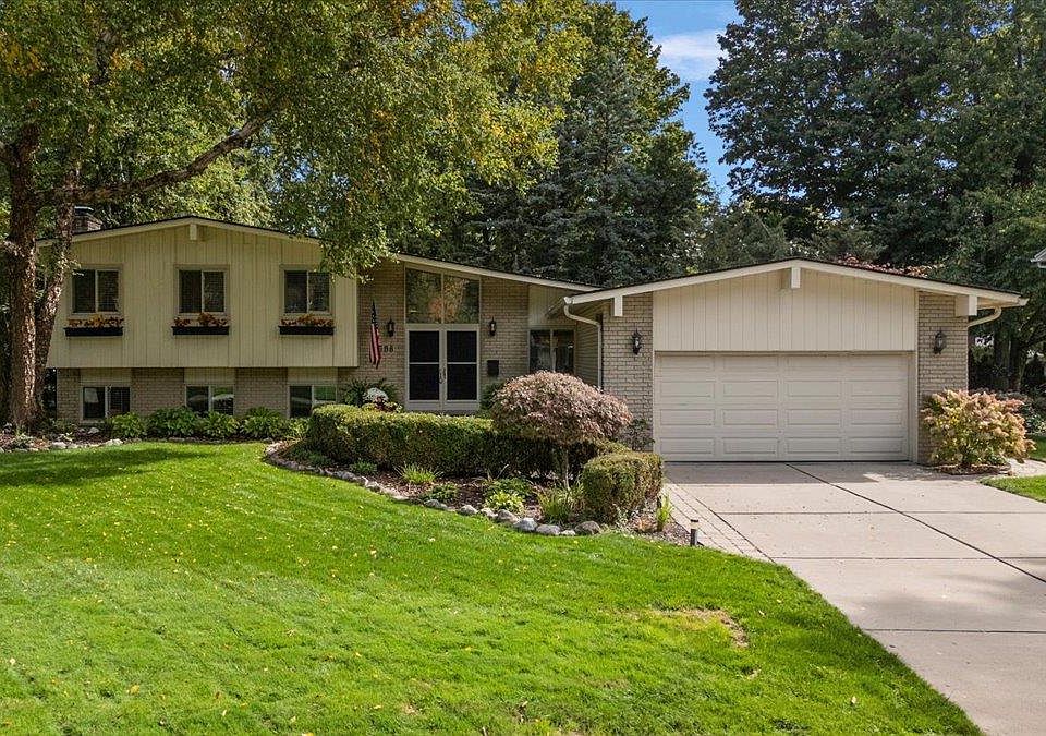 3588 Scott Dr, photo 2