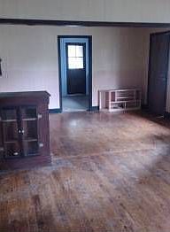 5th image of 624 E Blount St