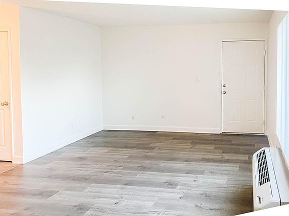 4th image of 5311 College Oak Dr #2