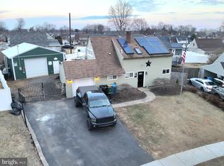 38 Ivy Hill Rd, Levittown, PA 19057