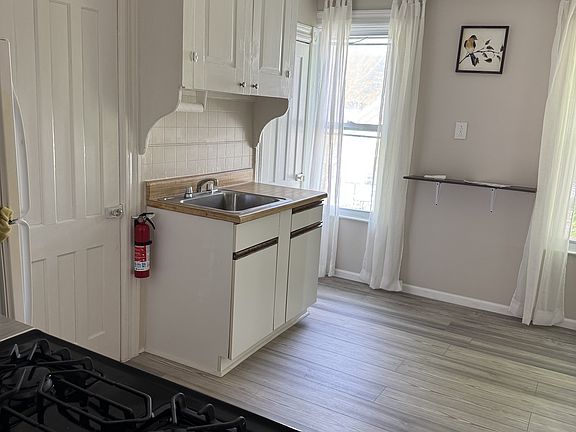 3rd image of 815 Eagle St #11384411