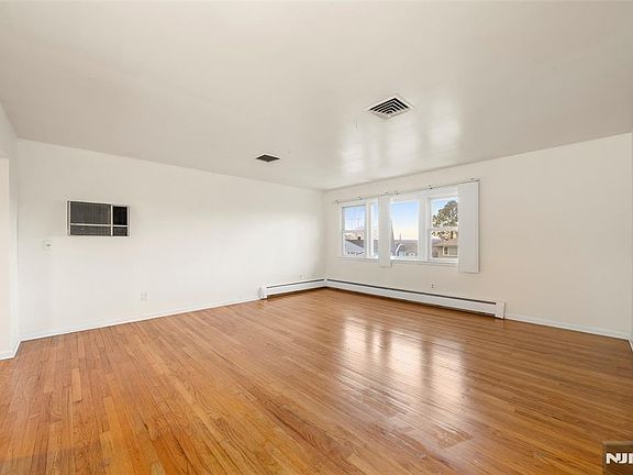 2nd image of 410 Mayer Ct Floor 2