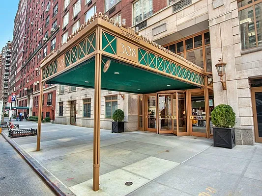 Sold by Sotheby's International Realty | media 33