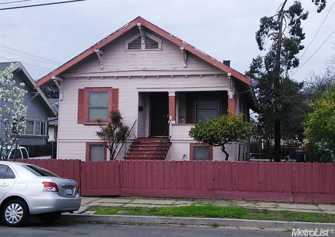825 E Jackson St photo 1