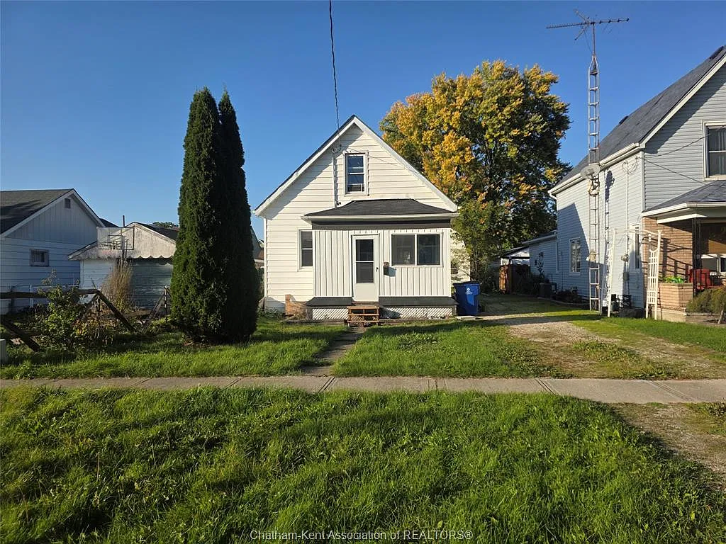 3 bed, $1,850 — Photo 1