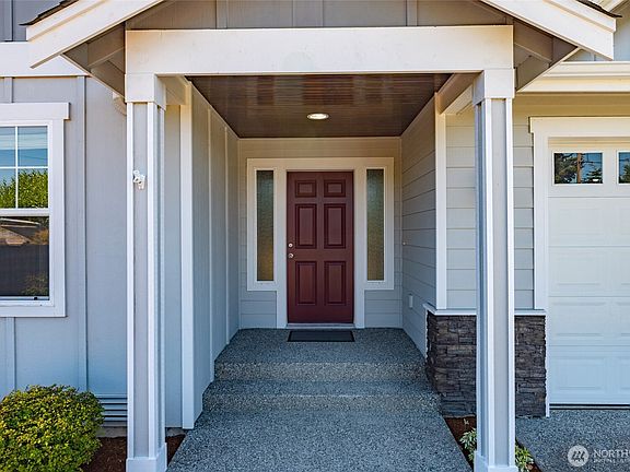 4th image of 1528 E Camano Drive
