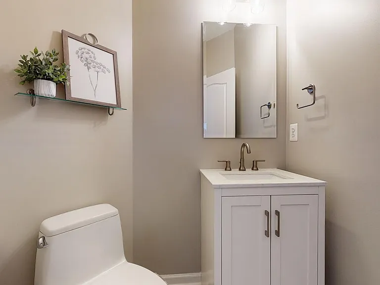 43911 Camellia St — Photo 13