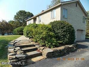 779 pecks rd new 006