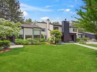 295 Foxhunt Cres, Syosset, NY 11791