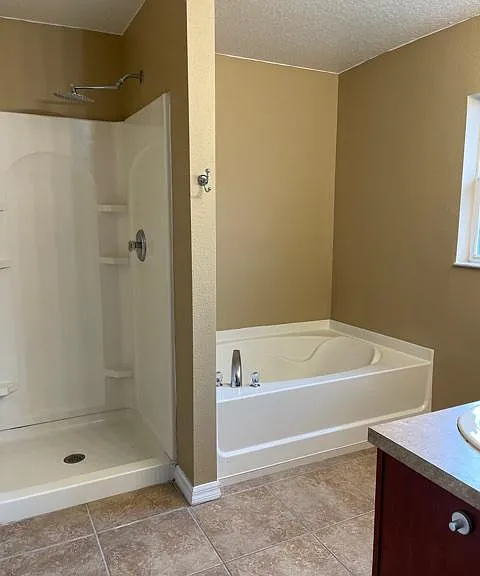 1144 Blackwater Pond Dr — Photo 8