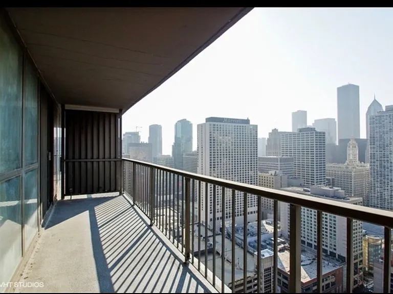 10 E Ontario St #3703 — Photo 12