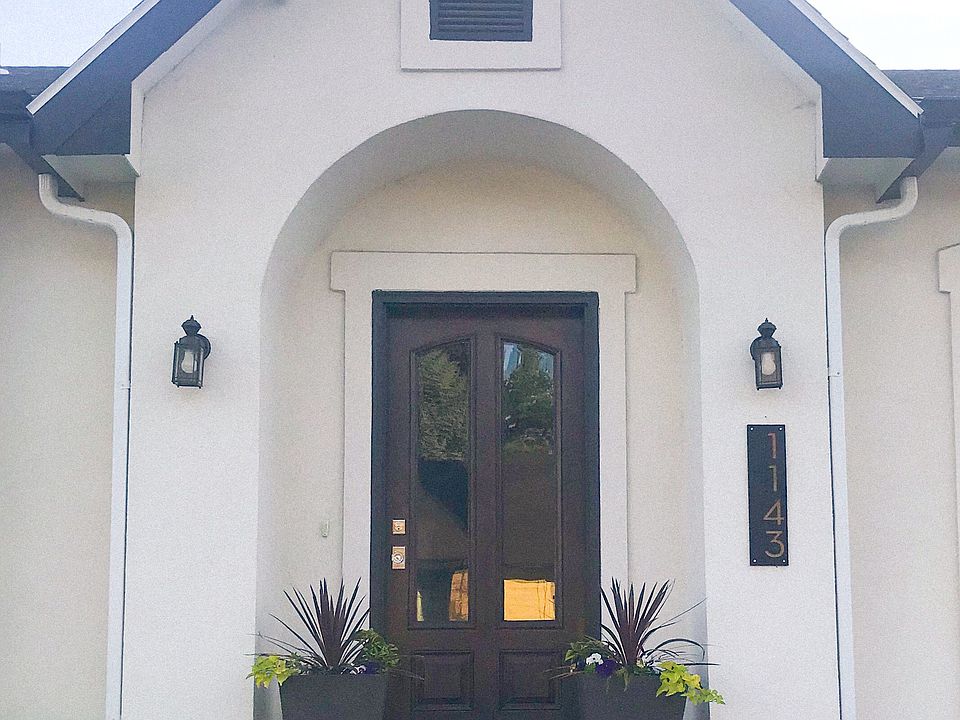 2nd image of 1143 S Jackson Ln