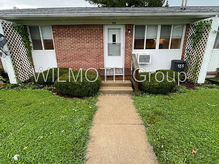 959 W McKay Rd — Photo 1