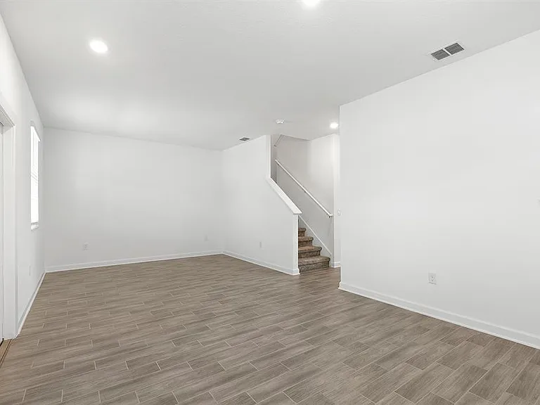 3039 Ella Way — Photo 3