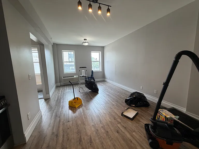 105 N Grove St #313 — Photo 3