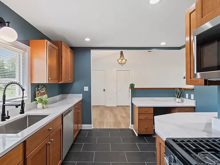 2050 Byron Dr — Photo 13