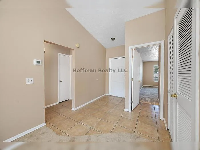 3 bed, 2.0 bath, 1512 sqft, $2,399 — Photo 3