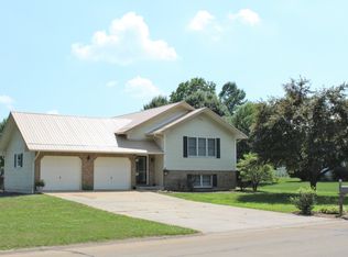 224 Hawthorne Dr, Farmington, MO 63640
