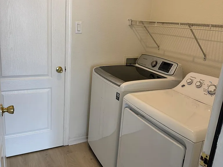 12696 Loyalty Dr — Photo 16