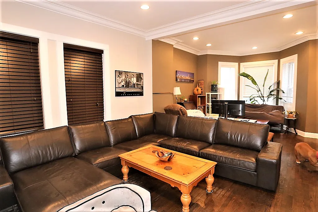 3 bed, 1300 sqft, $3,395 — Photo 2