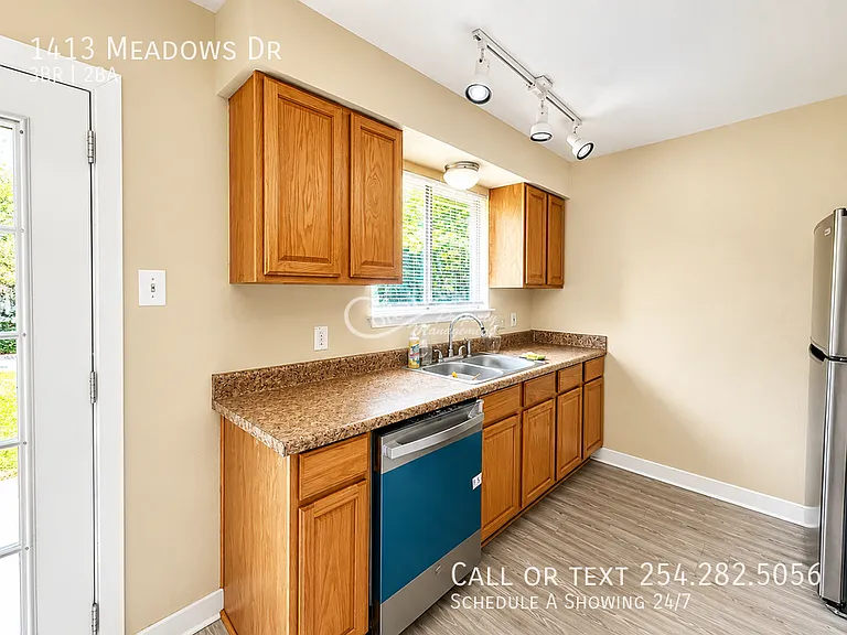 1413 Meadows Dr — Photo 5
