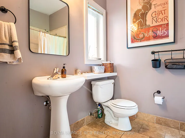 26 Sarah St — Photo 12