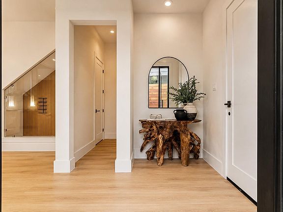 4th image of 1644 Bonnie Brae St
